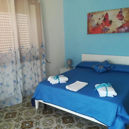 Domus Hera Bed & Breakfast 4*