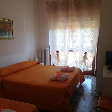 Domus Hera Bed and breakfast