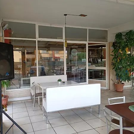 Domus Hera Bed & Breakfast *